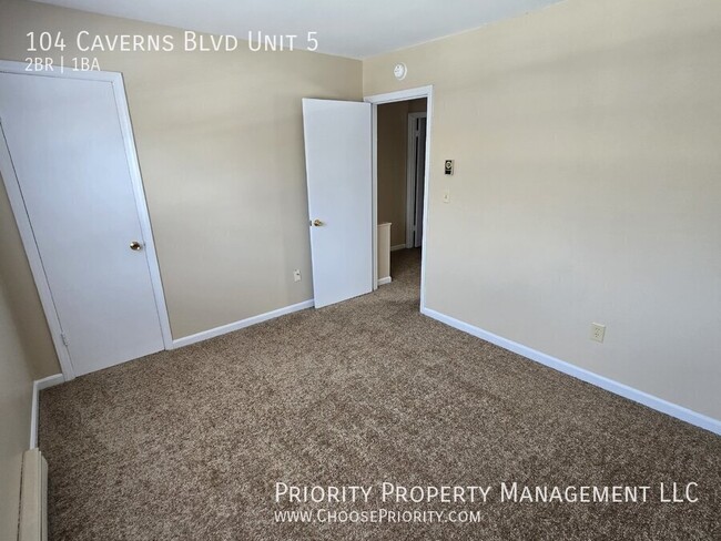 Building Photo - 2BR 1BA Townhome, Grottoes