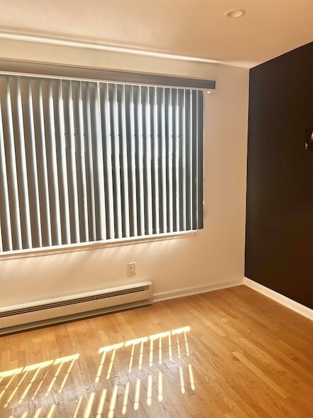 Building Photo - 302 Grand Ridge Dr
