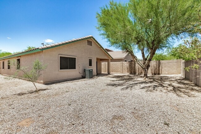 Building Photo - New Listing in Buckeye