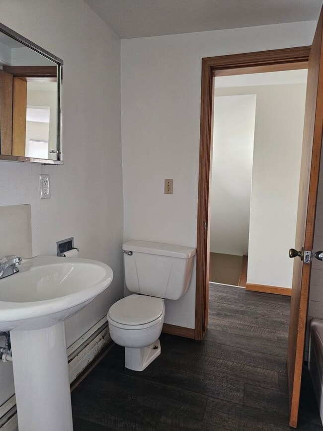 Building Photo - E. Court Street Duplex