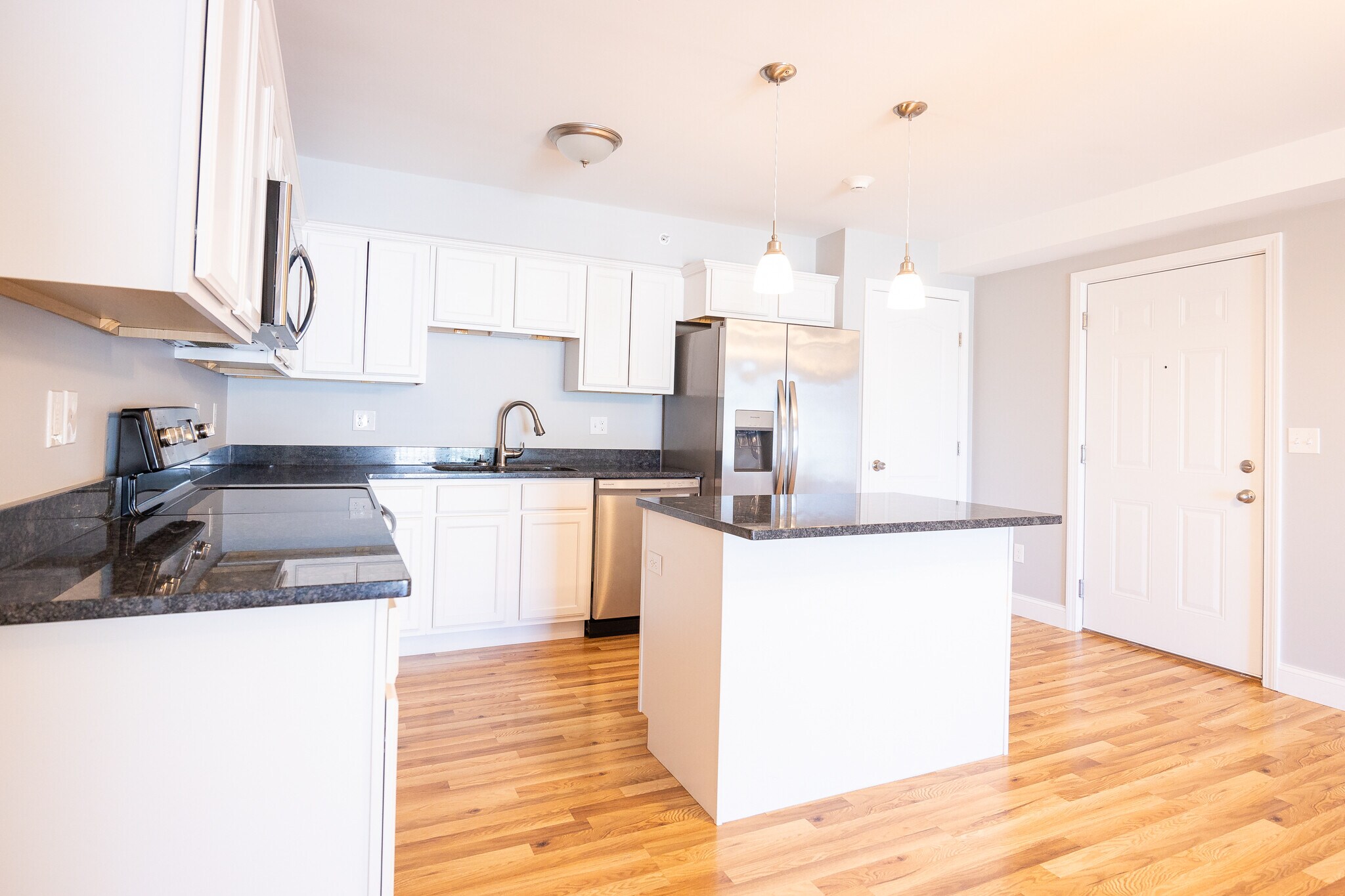 Building Photo - 13 Gray Coach Ln