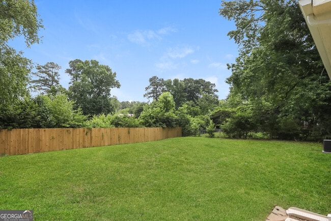 Building Photo - 2974 Landmark Dr SE