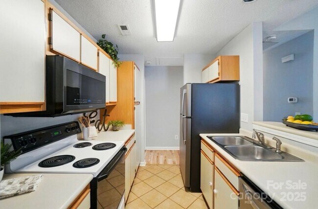 Building Photo - 317 Cedarcroft Dr