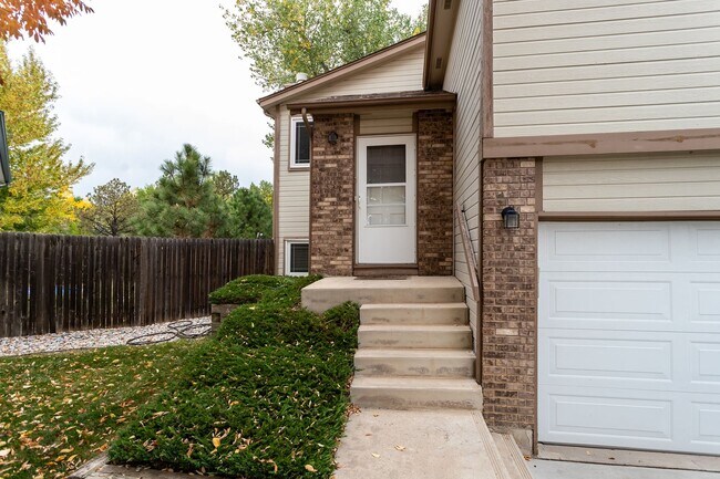 Building Photo - 6109 Lowlander Ct