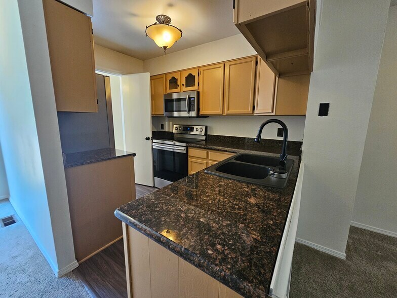 Building Photo - 4253 Baytown Dr