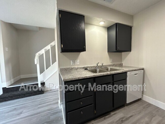 Building Photo - 1320 S Jackson St