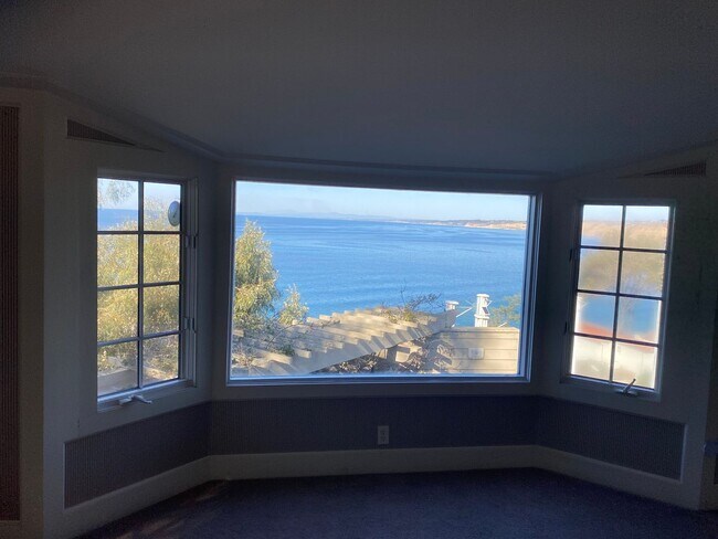 Building Photo - Amazing location in La Jolla for a big house. Gustavo Lopez AMSI