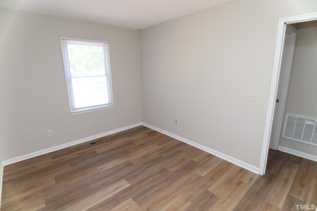 Building Photo - 103 Wigan Cir