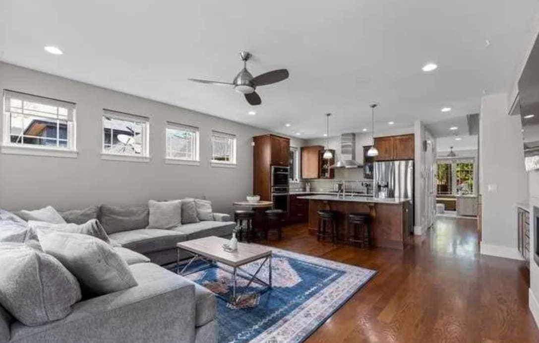 Building Photo - 965 S Clarkson St