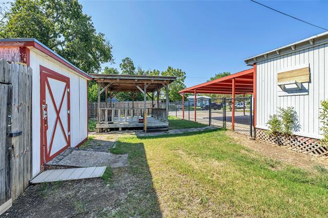 Building Photo - 900 Vaquero St