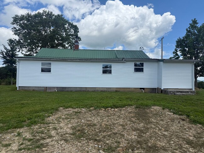 Building Photo - 3 Bedroom 1 Bathroom Home in Greene County...