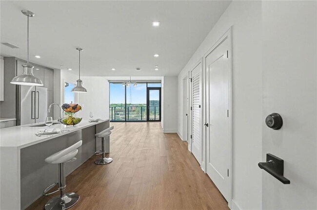 Building Photo - 788 West Marietta St NW