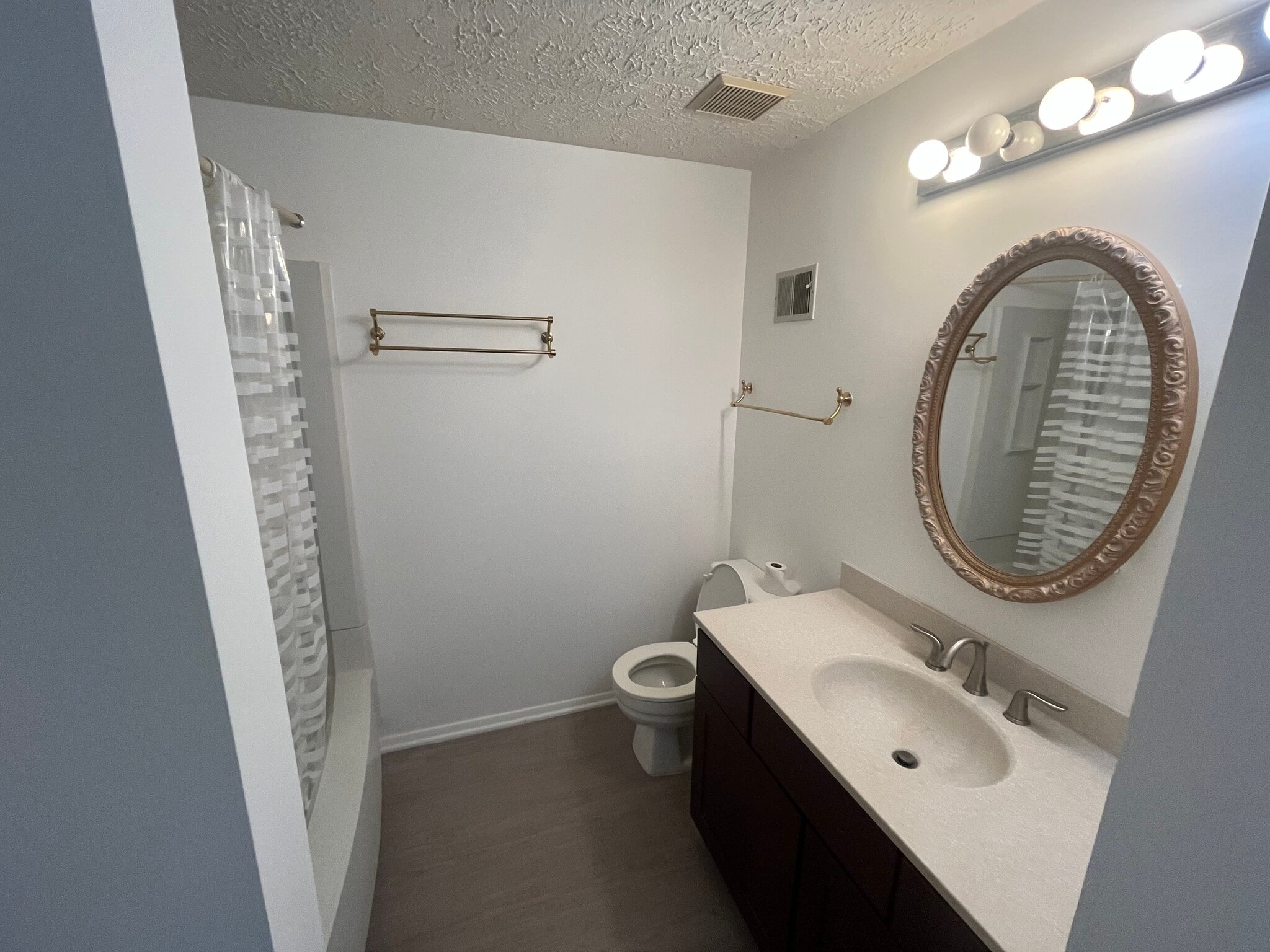 Building Photo - 6310 Meeting House Way