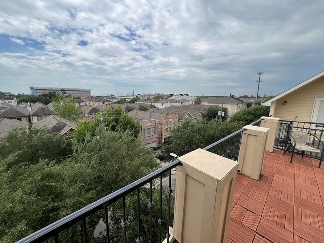 Building Photo - 5940 Kansas St