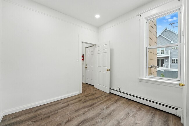 Building Photo - 130 75th St