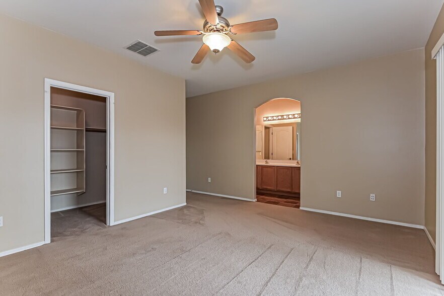 Building Photo - 7450 W Balcony Bay Dr