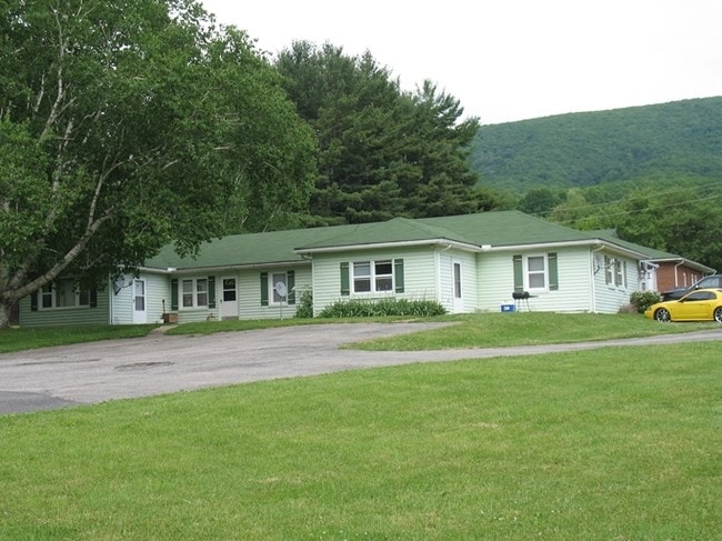 Building Photo - Hot Springs Apartments