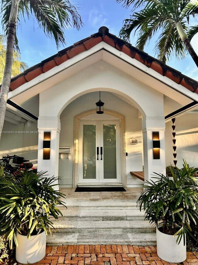 Building Photo - 375 Harbor Ct
