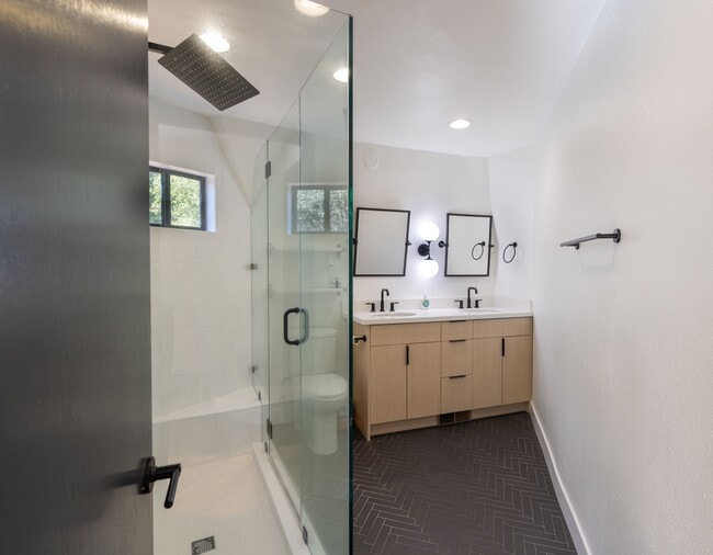 Building Photo - 250 Homestead Trl