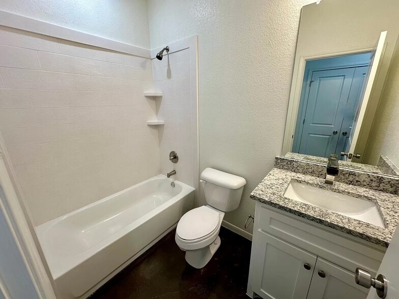 Building Photo - 705 Tower Mill Ct