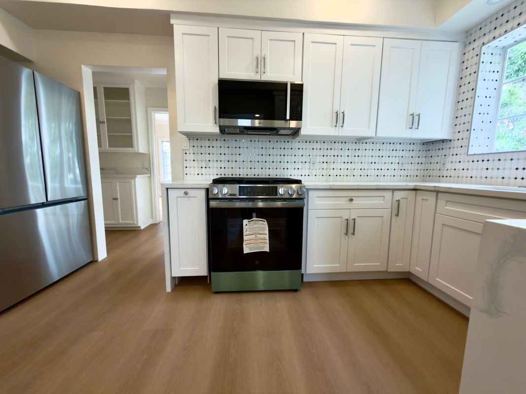 Building Photo - 378 S La Jolla Ave