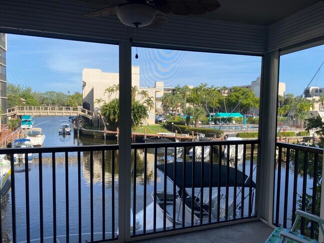 Building Photo - 4 Royal Palm Way