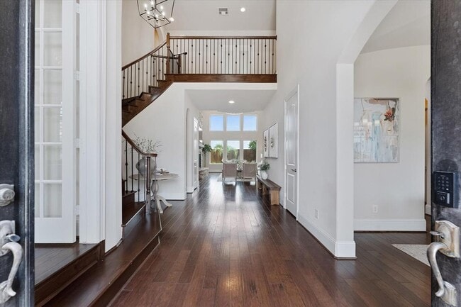 Building Photo - 5823 Stratton Wds Dr