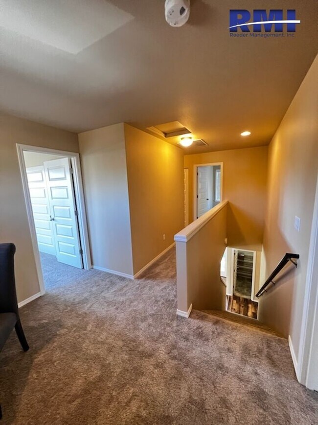 Building Photo - 11244 Borgen Loop NW