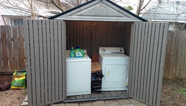 Building Photo - 1036 E 43rd St