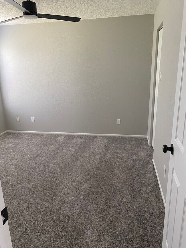 Building Photo - **CABANA KEY** One Bedroom ready for occupancy