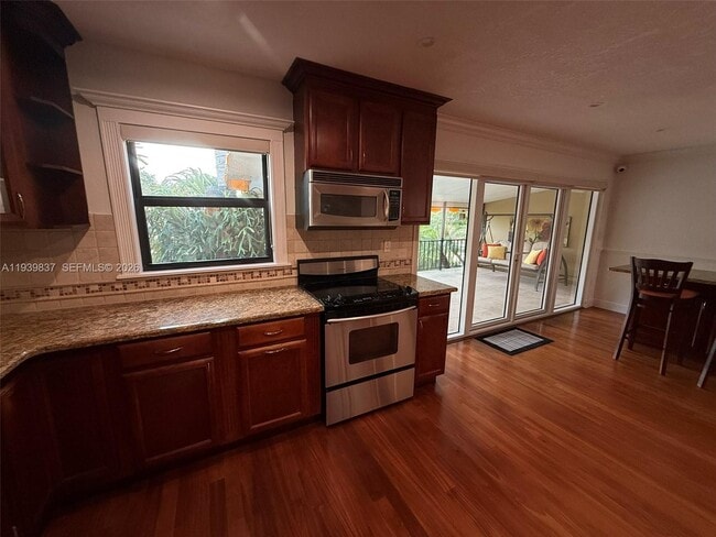 Building Photo - 16005 Kingsmoor Way