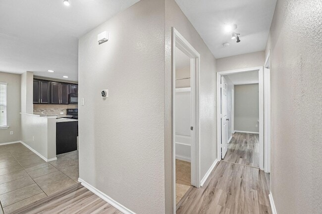 Building Photo - 9209 Bowfield Dr
