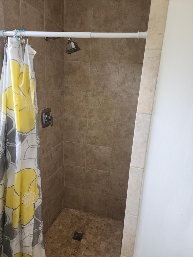 Building Photo - 5999 NW 42nd Ave