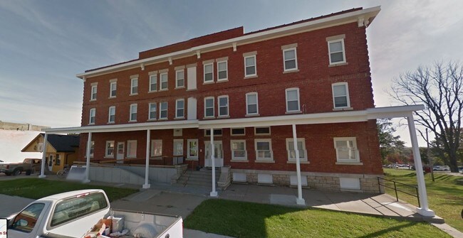 Primary Photo - 103 S Main St