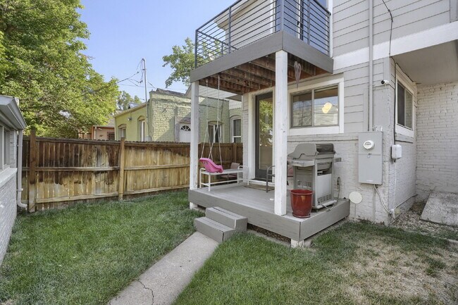 Building Photo - Charming Home in the Baker Neighborhood!