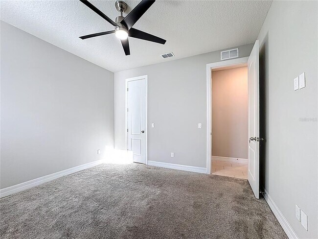 Building Photo - 2232 Bur Oak Blvd