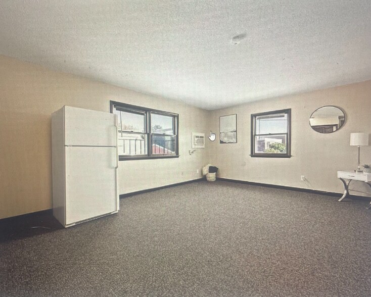 Building Photo - 1400 7th Ave SW