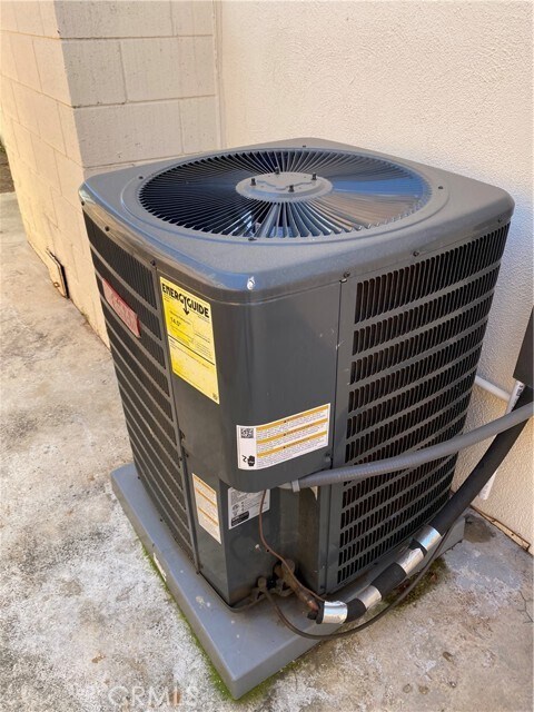 Building Photo - 209 E Wilson Ave