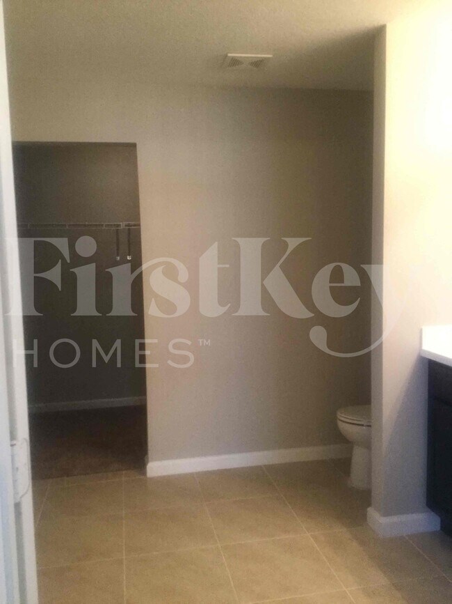 Building Photo - 3549 SW Rosardo St