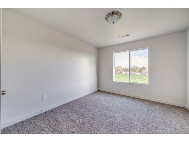 Building Photo - 539 W 1520 S