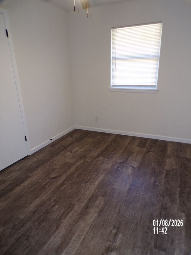 Building Photo - Great re-do