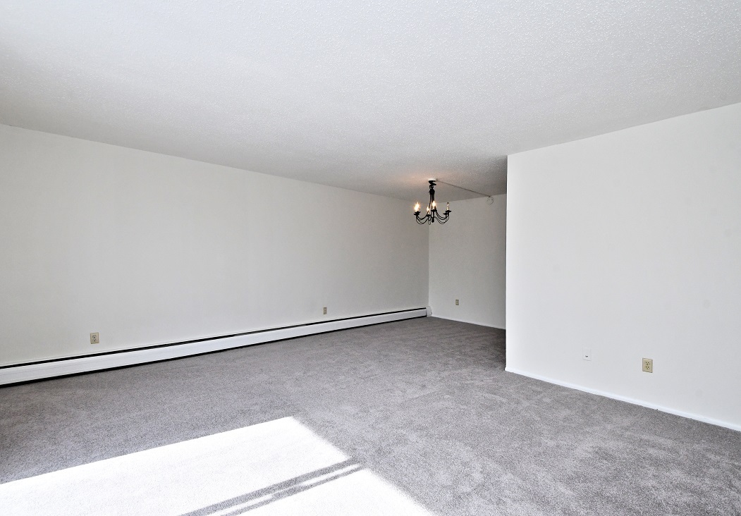 Living/dining - 120 N Bethlehem Pike