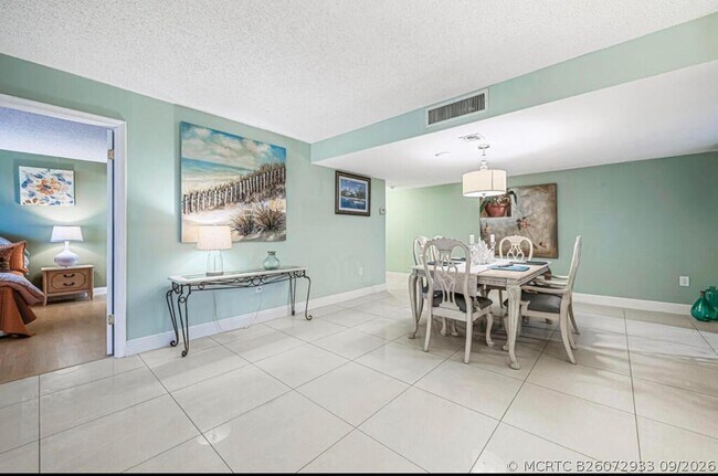 Building Photo - 5600 N Flagler Dr