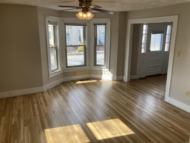 Building Photo - 27 Grove St