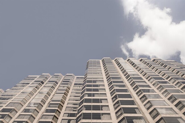 Building Photo - 1300 Lamar St