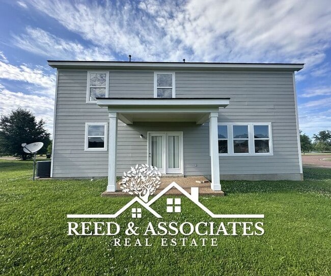 Building Photo - Charming Bartlett Home~3 Bedroom