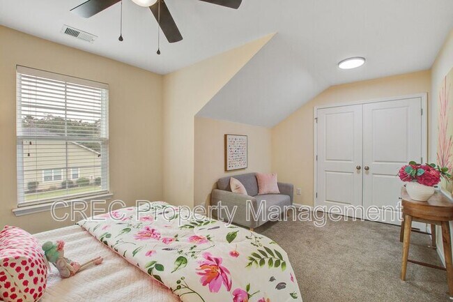 Building Photo - 202 Center Hill Ct