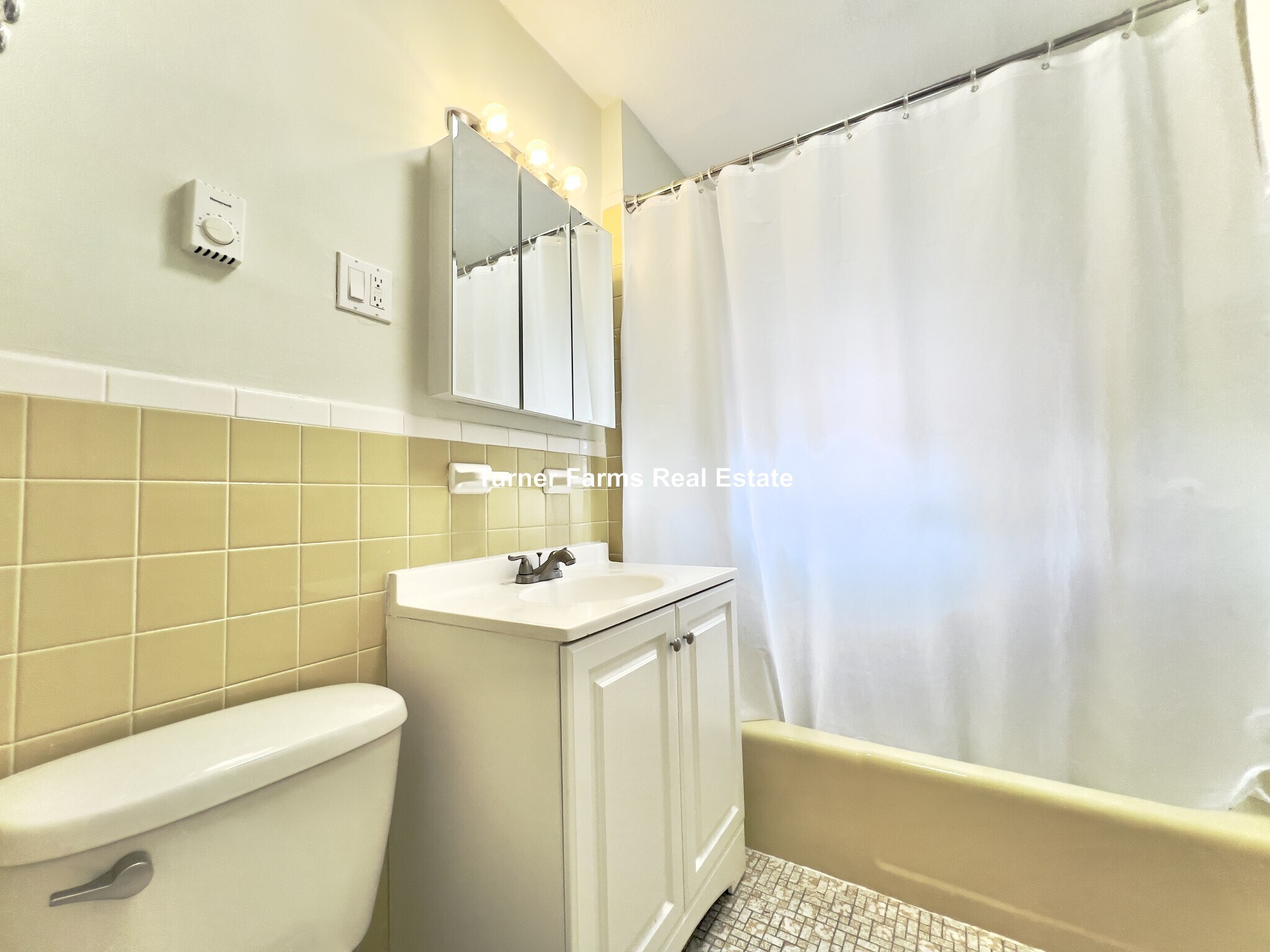 Building Photo - 402A Highland Ave
