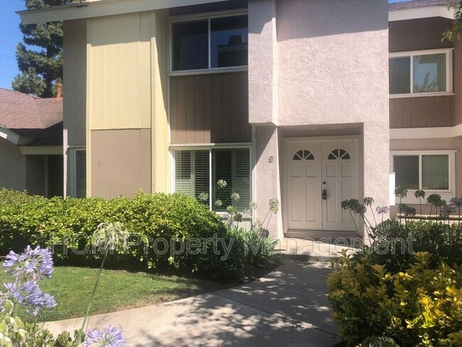 Building Photo - 9 Goldenbush