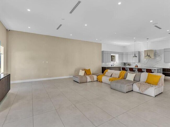 Building Photo - 6122 SW 173rd Way